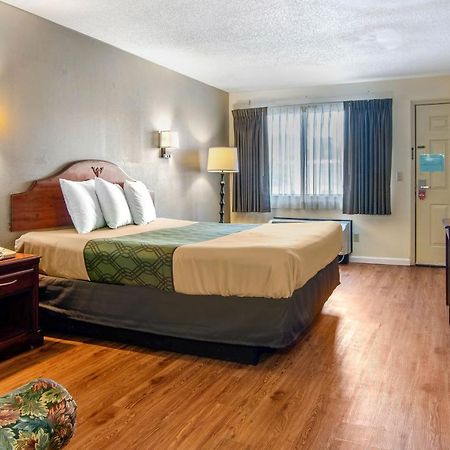 Econo Lodge Inn & Suites Fort Oglethorpe Exteriör bild