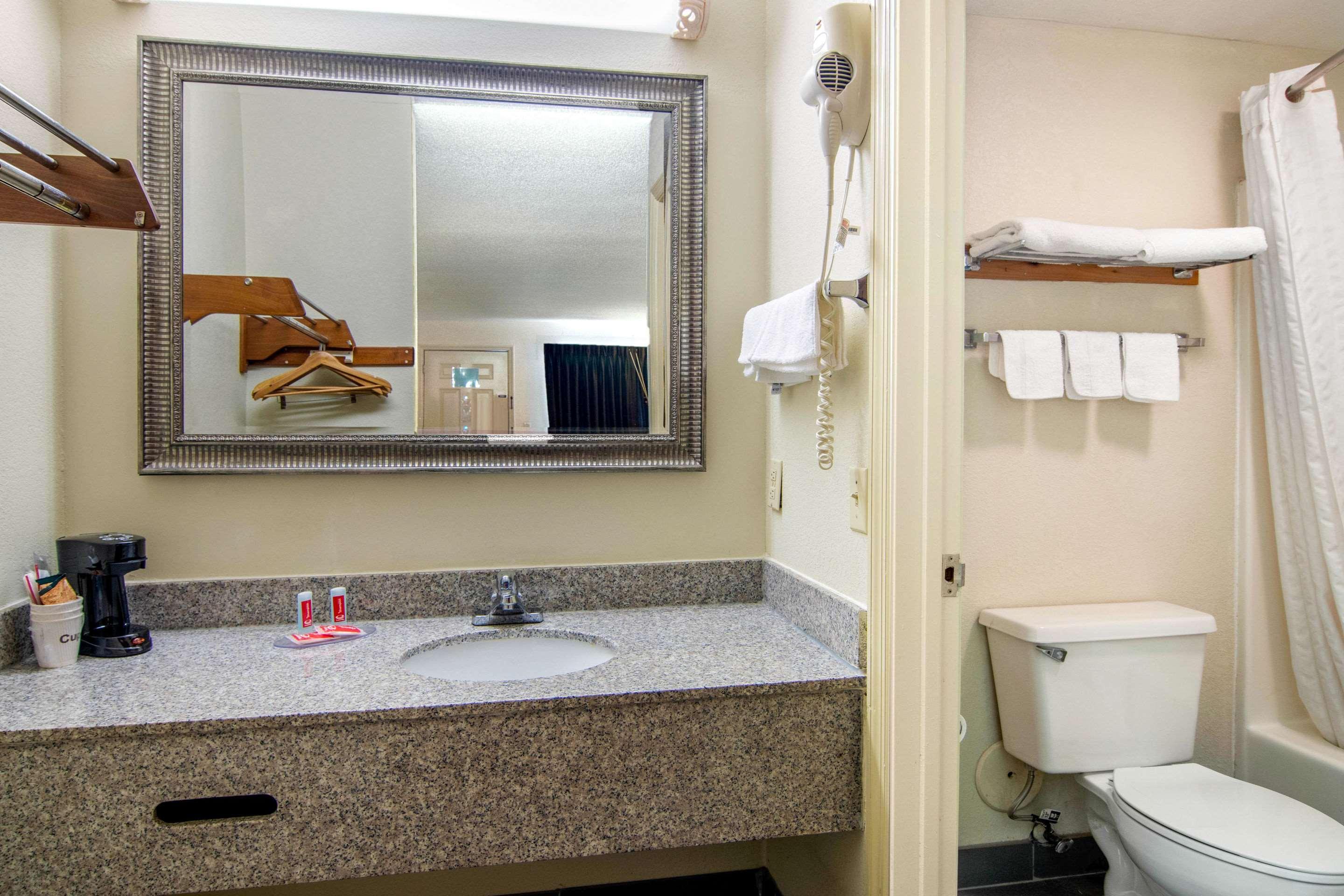 Econo Lodge Inn & Suites Fort Oglethorpe Exteriör bild