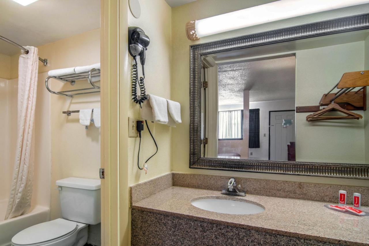 Econo Lodge Inn & Suites Fort Oglethorpe Exteriör bild
